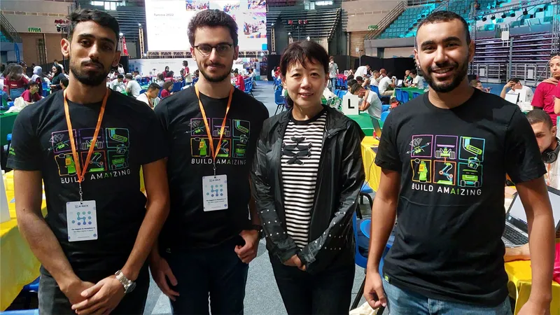 فريق «NVIDIA AI Hack 2022»، واقفًا في قاعة الهاكاثون في تونس.